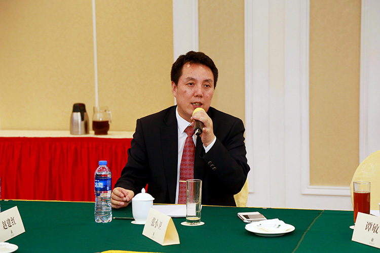 信息中心张小卫总经理发言