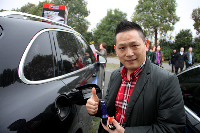 完美伙伴王涛先生为爱车加注燃油宝