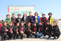 店主和工作人员合影-安庆站