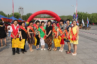 献血志愿者合影留念