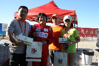 车队两位车手成功将完美营养保健品推介至CGR官方组委会