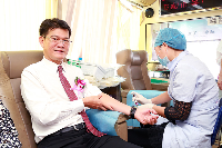 胡总裁率先垂范