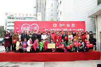 所有专卖店主合影留念