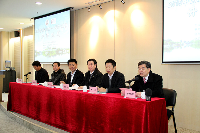 潘联顺总经理（右一）发言