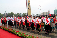 整齐的志愿者方阵