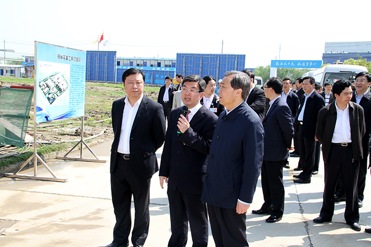 本人施工单位职工,向领导说明了个人目前状况